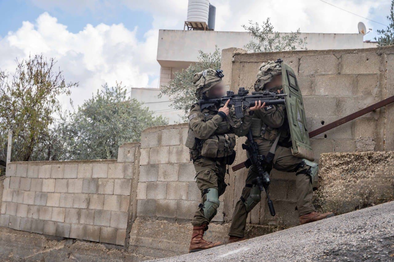 לוחמי אגוז בפעילות