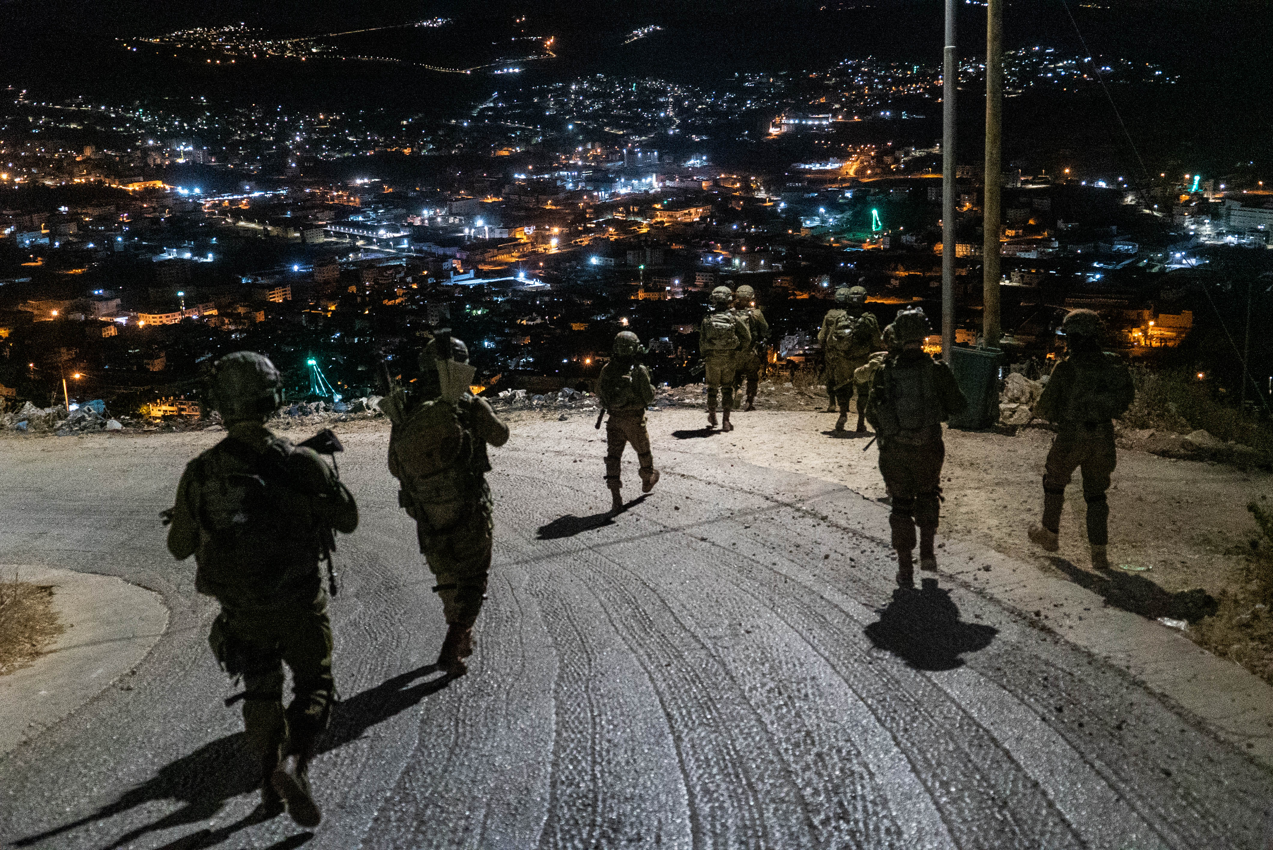 לוחמי אגוז בפעילות