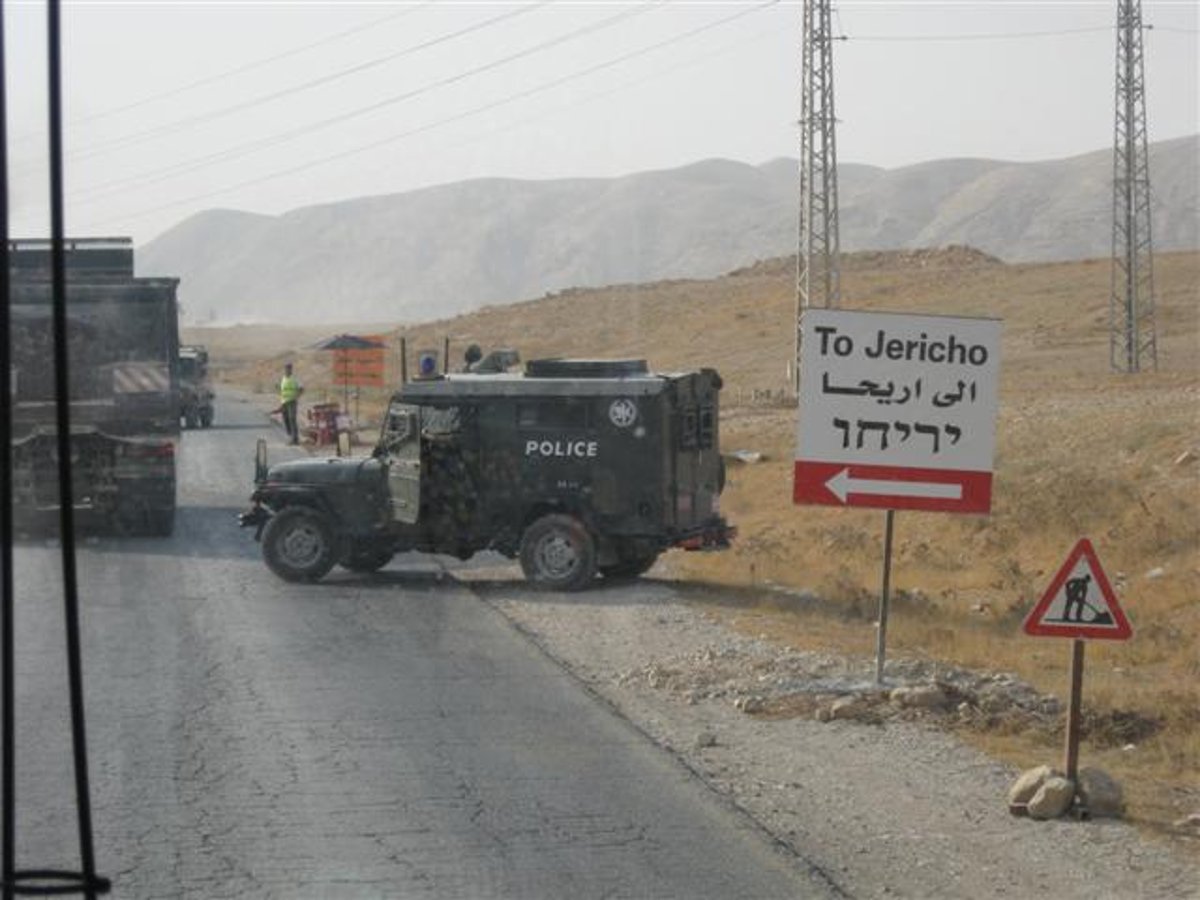 צפו בוידאו: הפלסטינים וצה"ל ליוו מתפללים ליריחו