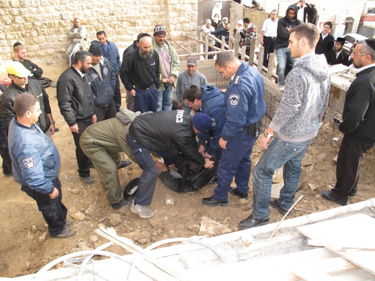 במסירות נפש: אברכים עצרו בגופם את החפירות