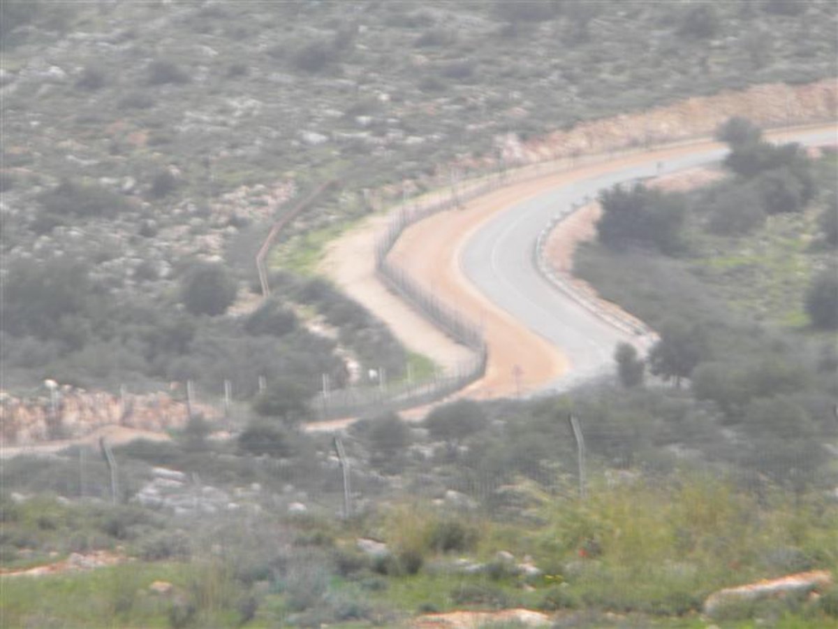 החלום נגנז: החלו העבודות למיקום הגדר מול מודיעין ע´