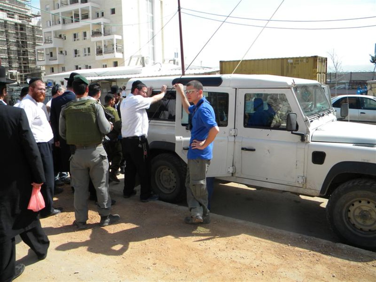 החרדים חילקו רוגלעך, הפקחים חילקו צווי הריסה