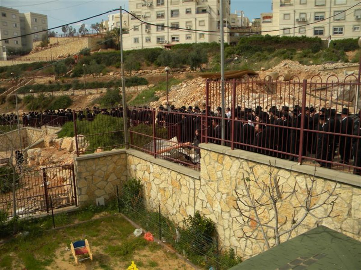 וידאו ותמונות: מסע הלווית רבי בן-ציון "המגיד"