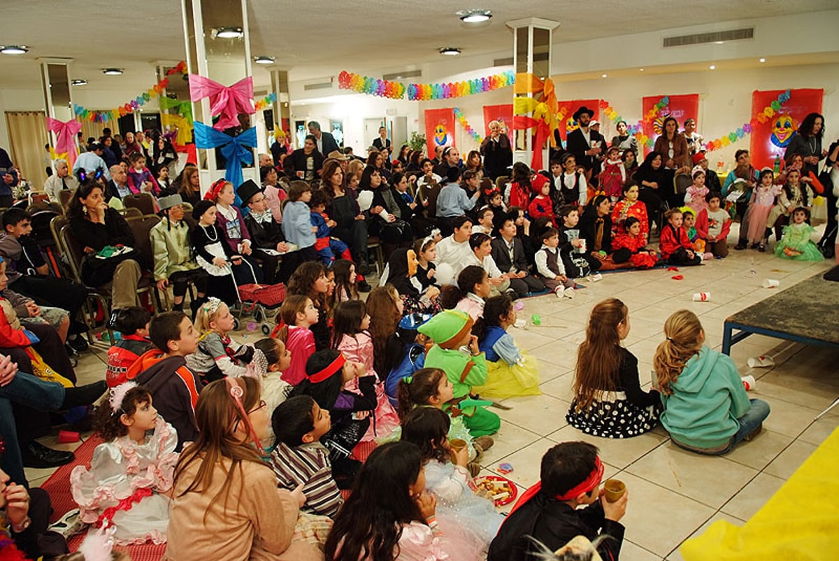 צפו בגלריה: השלט שמכריז מתי מותר למחות המן