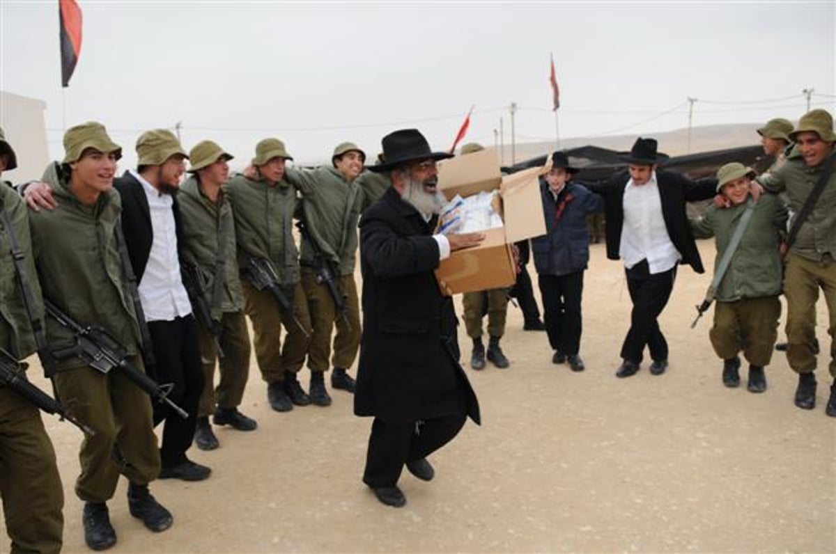 מאות אלפי משלוחי מנות חולקו בפורים ע"י צעירי חב"ד