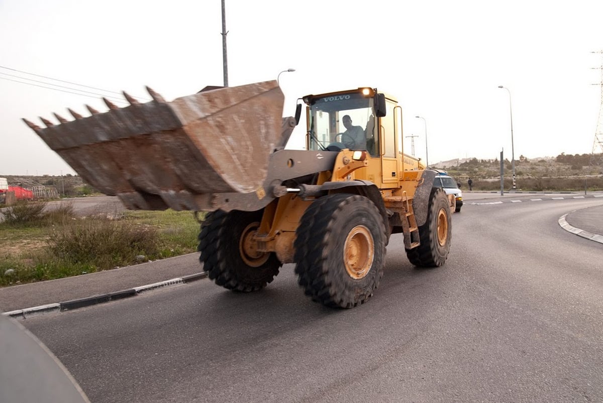 אין בושה: דחפורי צה"ל הרסו יסודות לבתי-כנסת באפרת. צפו בתמונות