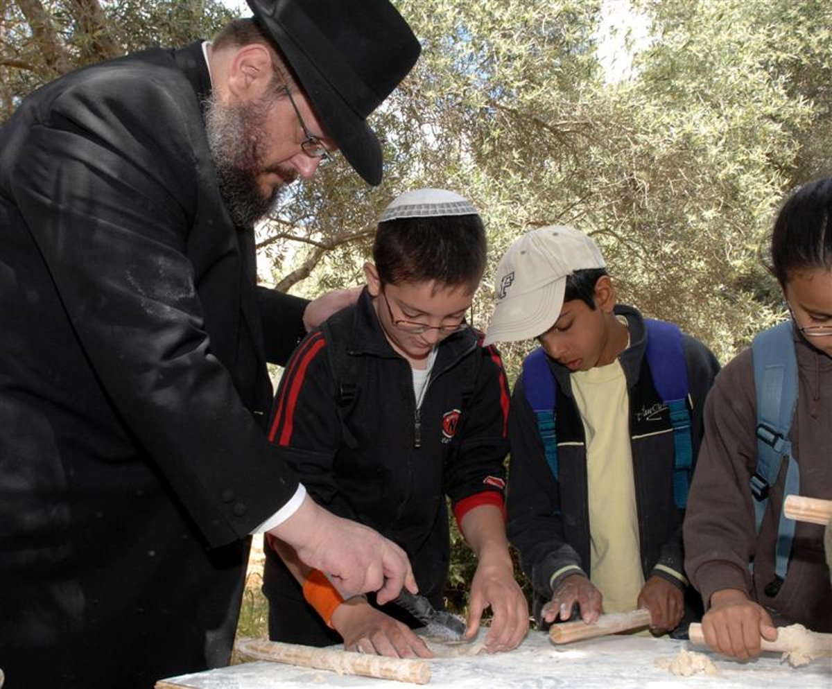 גם ה"שאינו יודע לשאול" באים ללמוד על הפסח בכפר-חב"ד