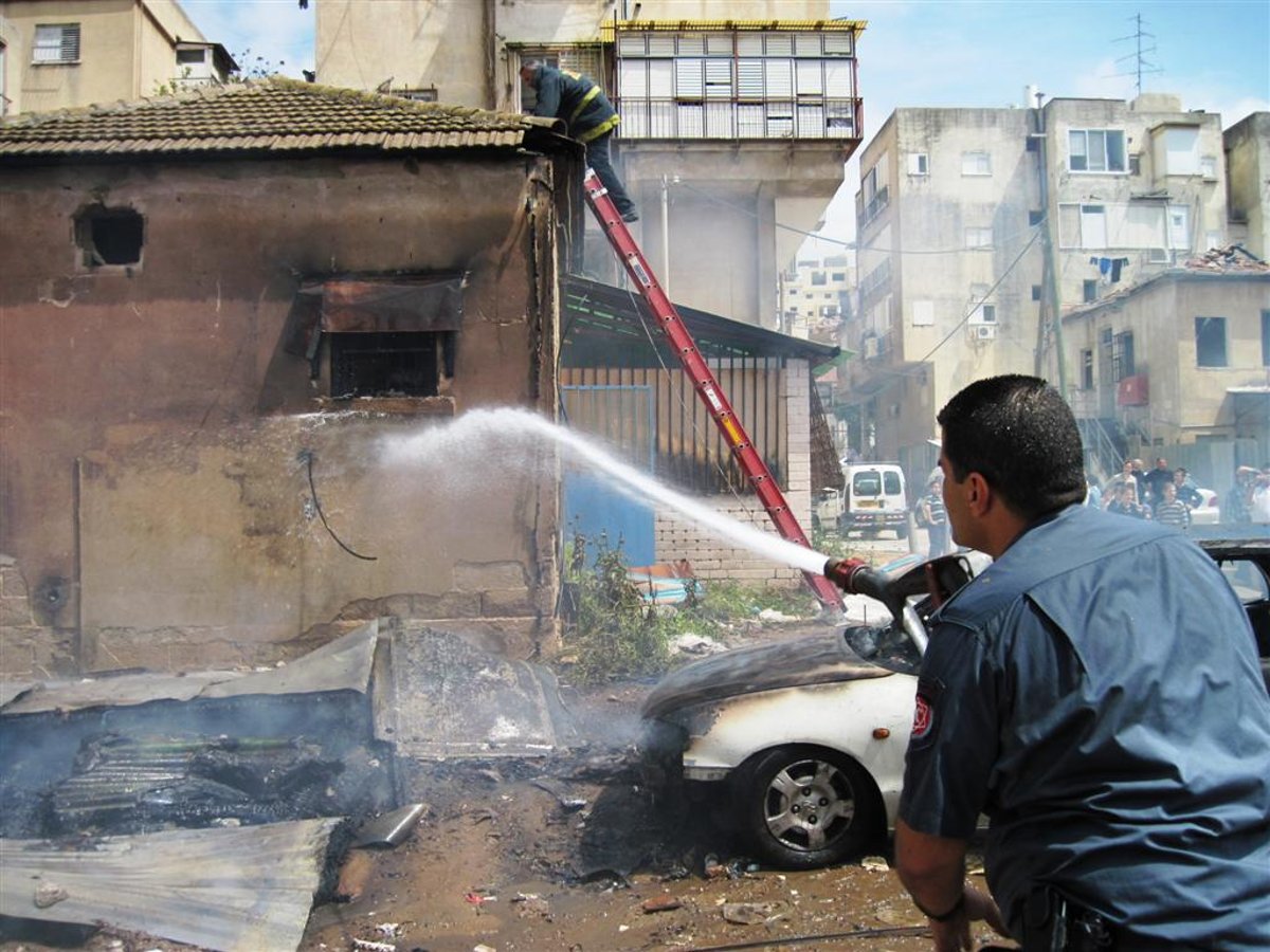 ב"ב: רכב ומבנה עלו באש כתוצאה ממשחק ילדים באש של שריפת חמץ