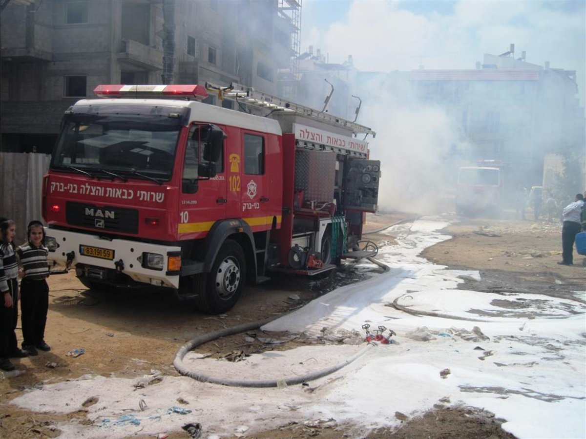 ב"ב: רכב ומבנה עלו באש כתוצאה ממשחק ילדים באש של שריפת חמץ