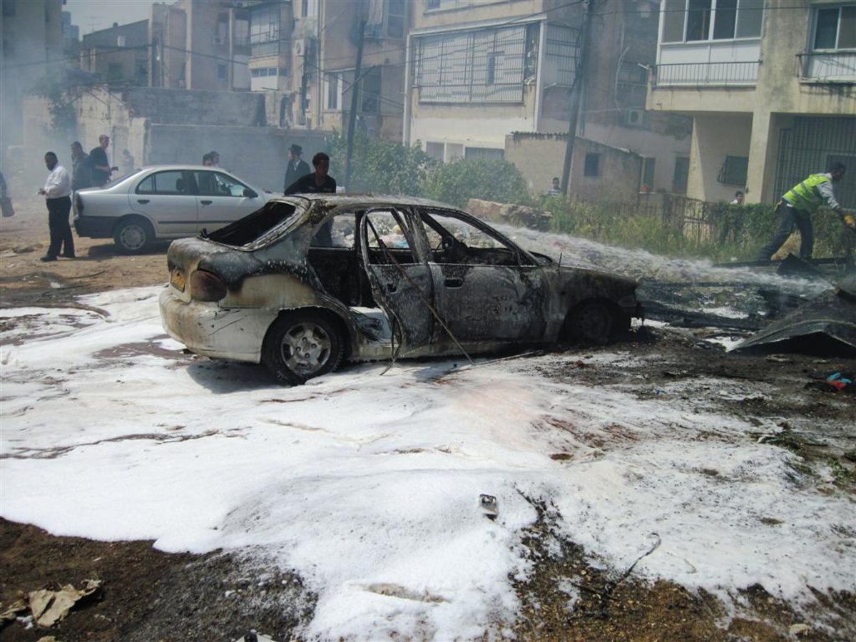 ב"ב: רכב ומבנה עלו באש כתוצאה ממשחק ילדים באש של שריפת חמץ