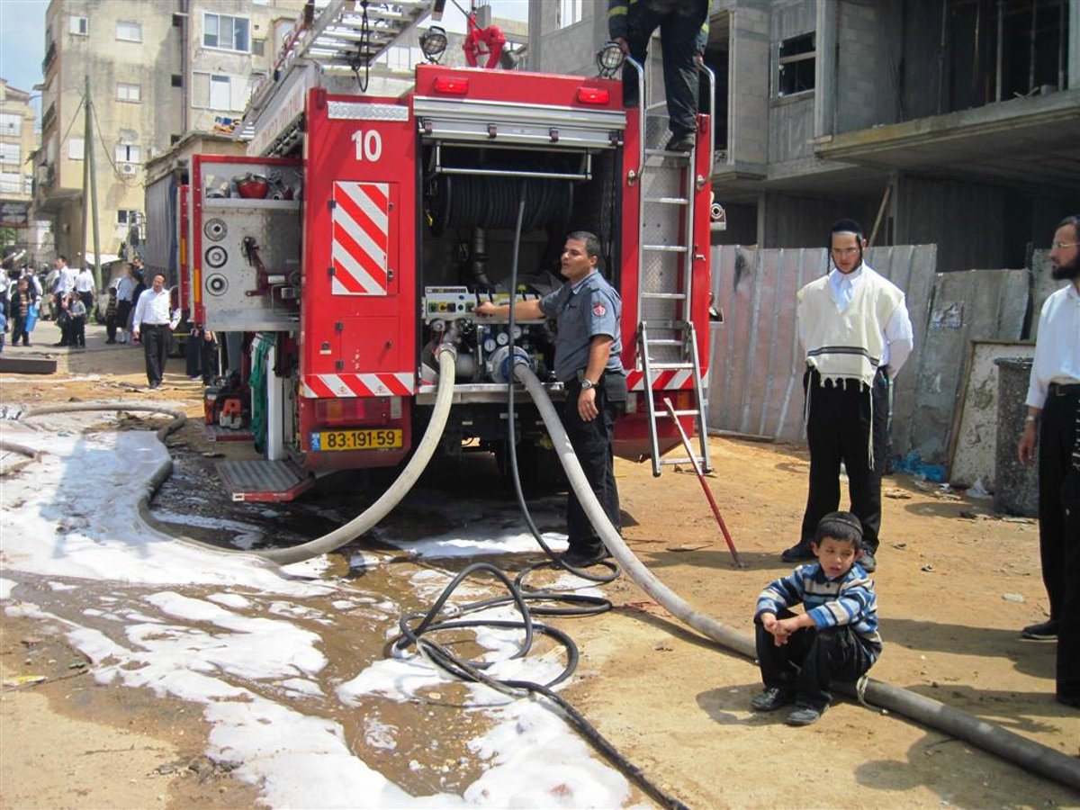 ב"ב: רכב ומבנה עלו באש כתוצאה ממשחק ילדים באש של שריפת חמץ