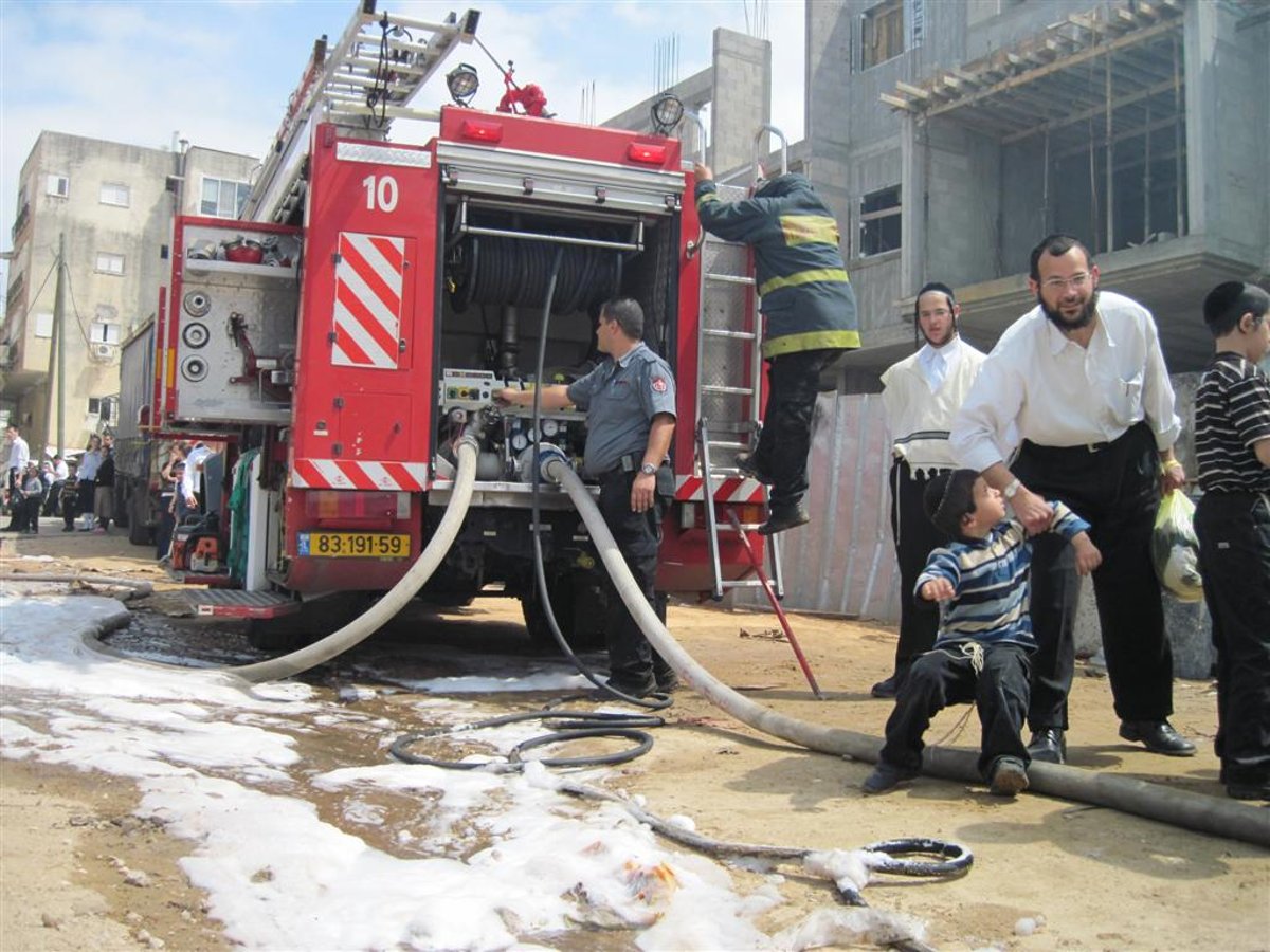 ב"ב: רכב ומבנה עלו באש כתוצאה ממשחק ילדים באש של שריפת חמץ