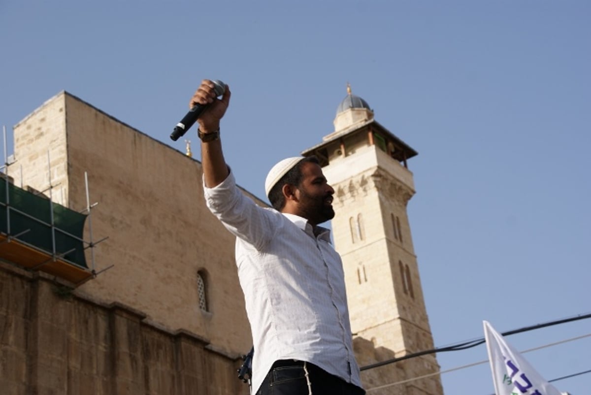 רבבות חגגו בעיר-האבות: אובמה לא יזיז אותנו מכאן