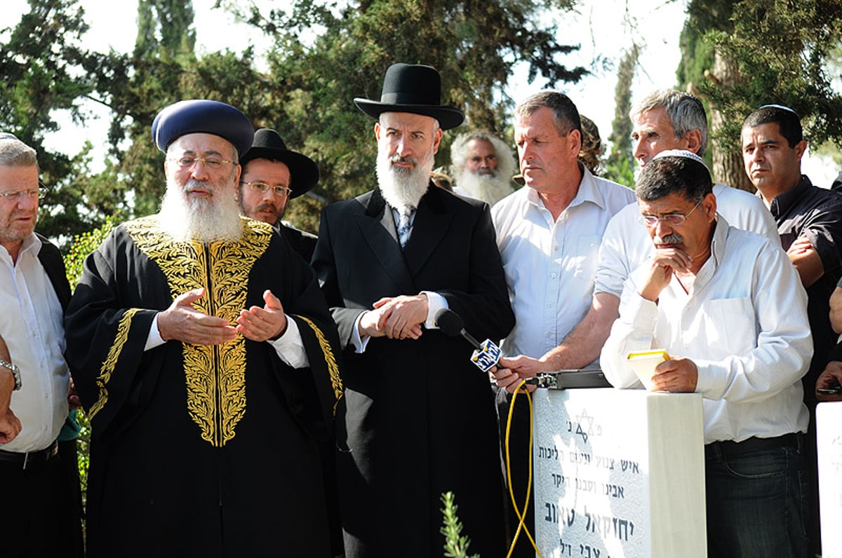 הרבנים הראשיים לישראל ביקרו בבית-העלמין ההרוס במרחביה