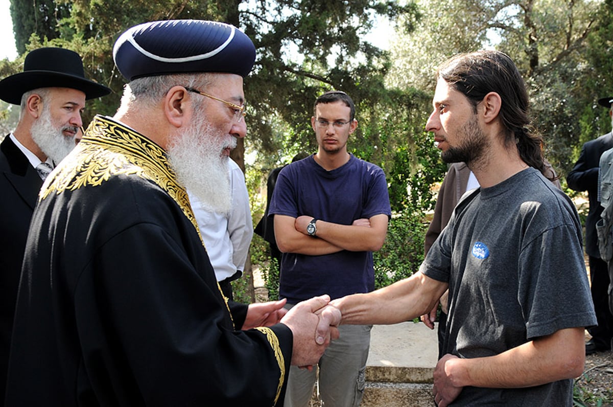 הרבנים הראשיים לישראל ביקרו בבית-העלמין ההרוס במרחביה