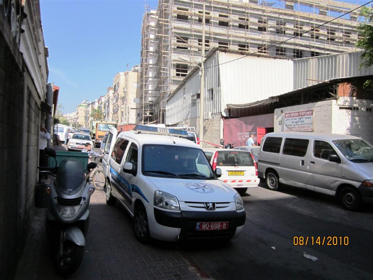 רכב הזיהוי פלילי שחקר את האירוע