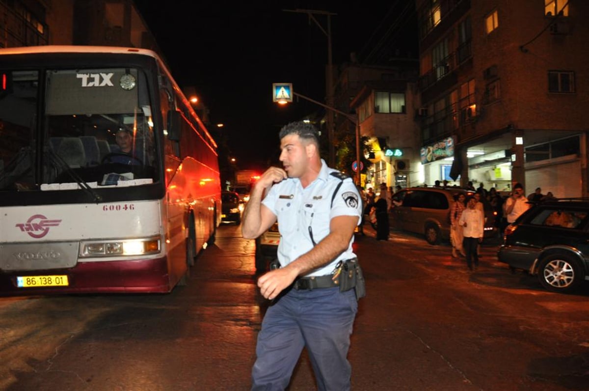 בני-ברק: שלושה גברים חשודים בפריצה היכו ופצעו שוטרים