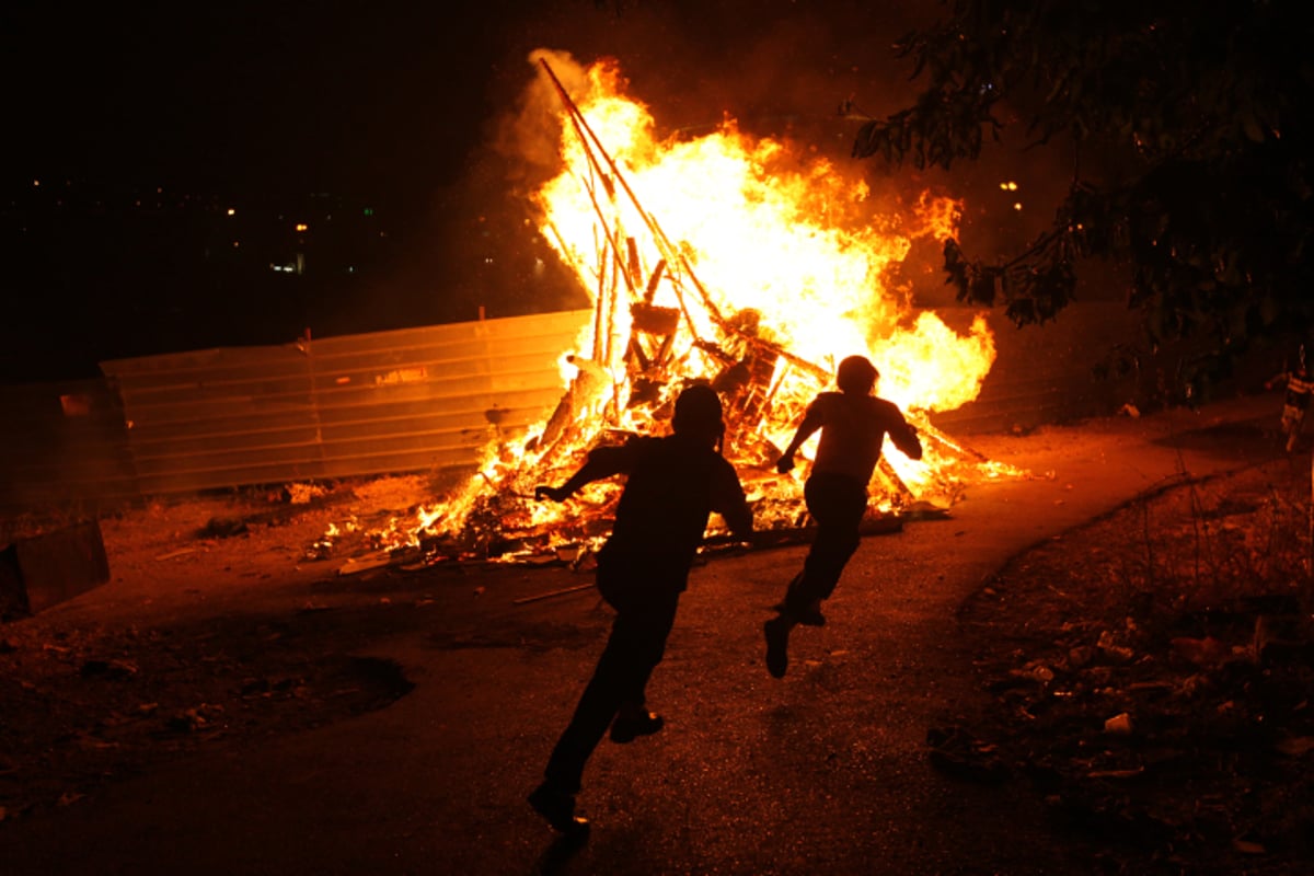 תיעוד מרהיב: כך חגגו את ל"ג בעומר במאה שערים