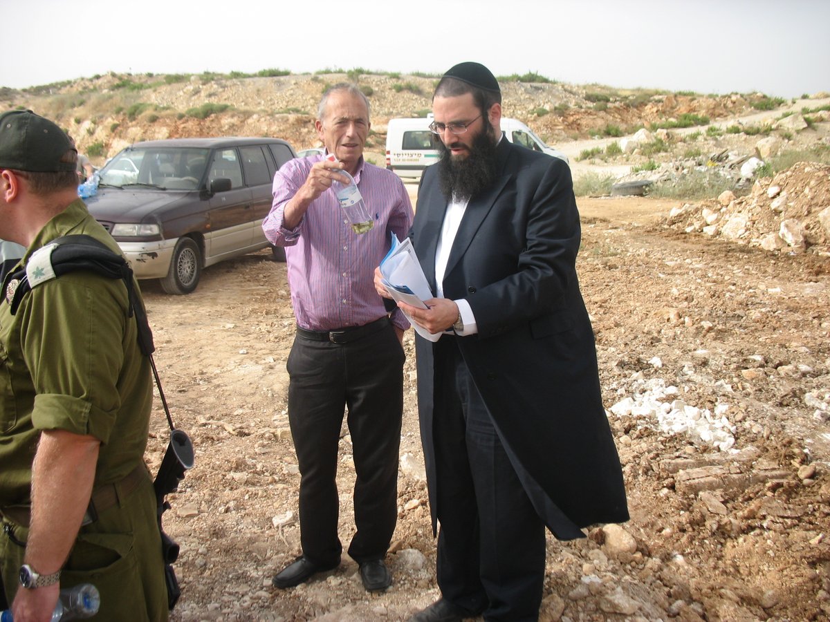 מודיעין עלית: משה גפני הגיע, יעקב גוטרמן נעדר