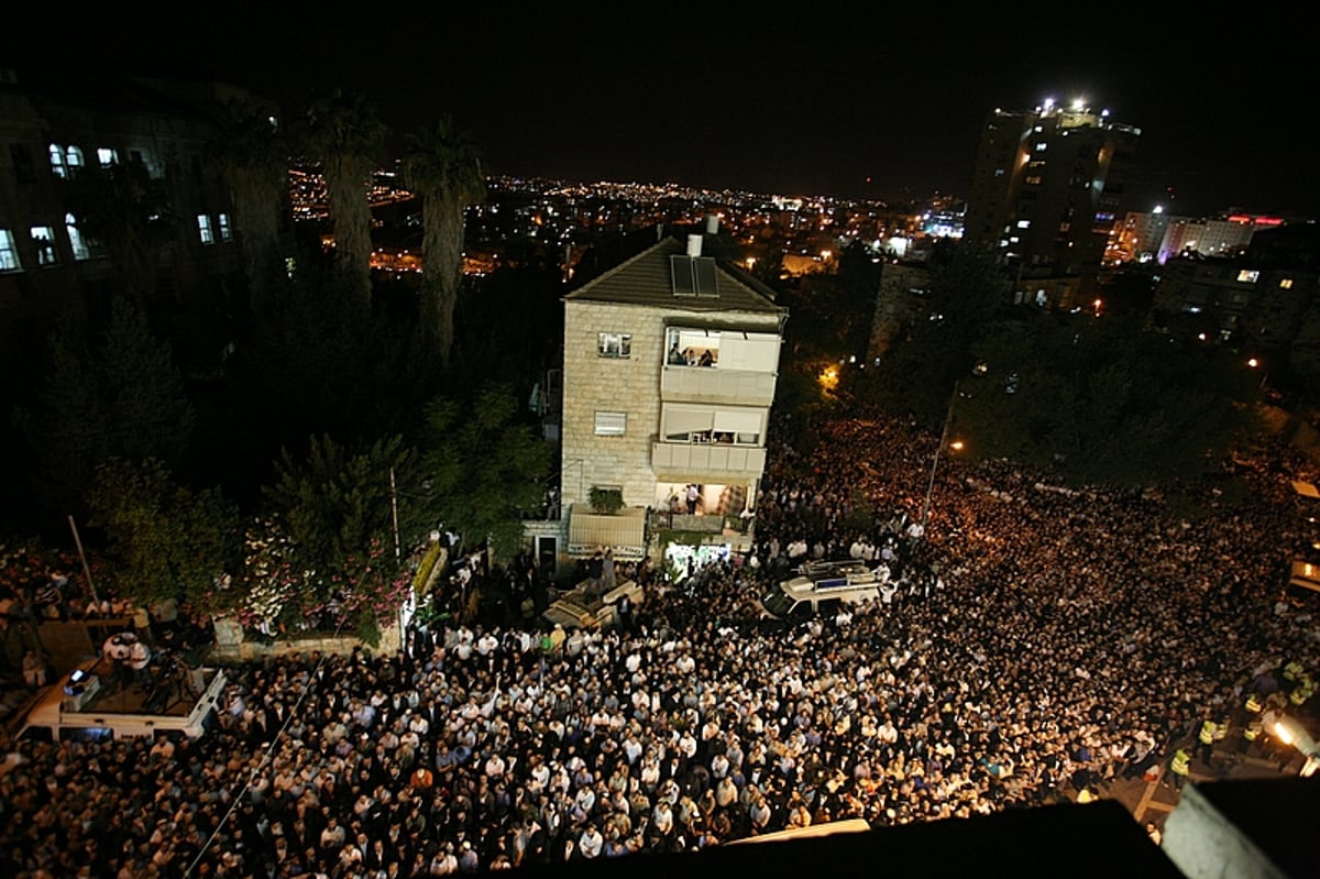 מסע אחרון: מאות-אלפים בהלווית הגר"מ אליהו זצ"ל