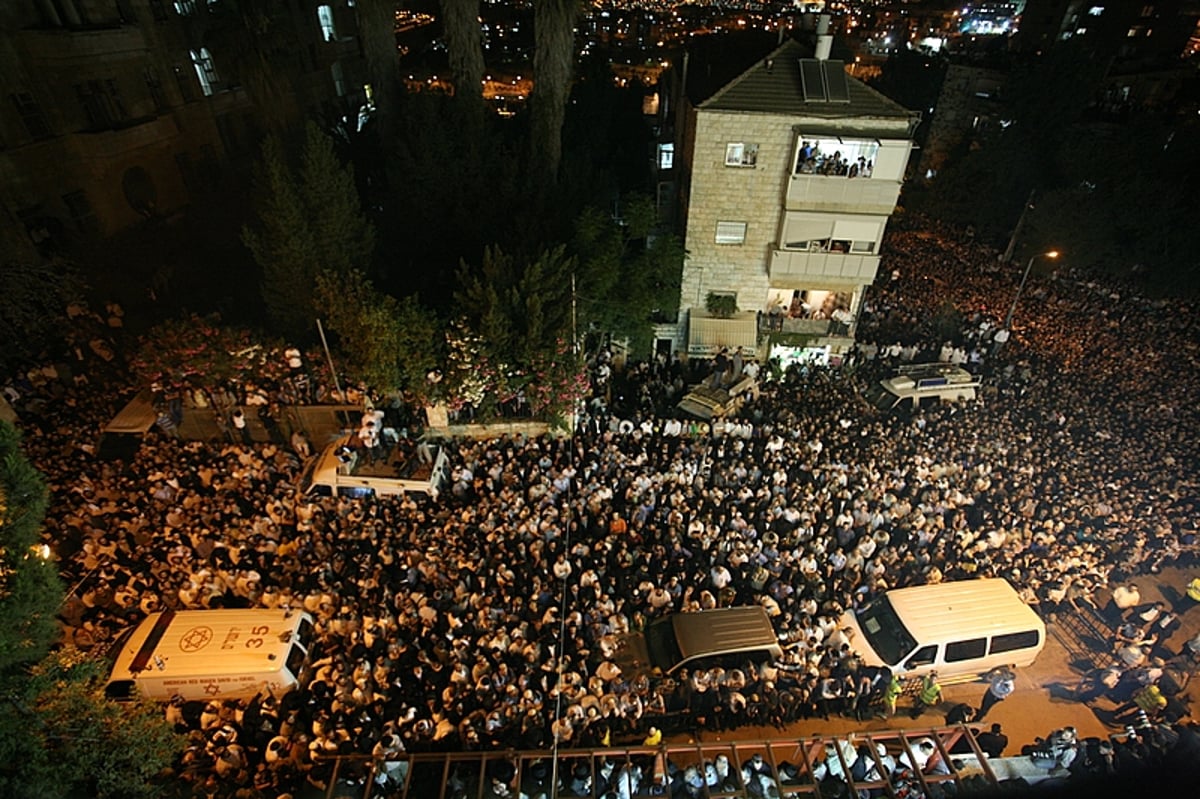 והרב איננו. הקריעה, הבכיות, האבל