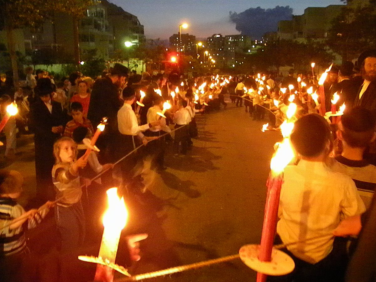 התרגשות: האדמו"ר מצאנז במודיעין עלית