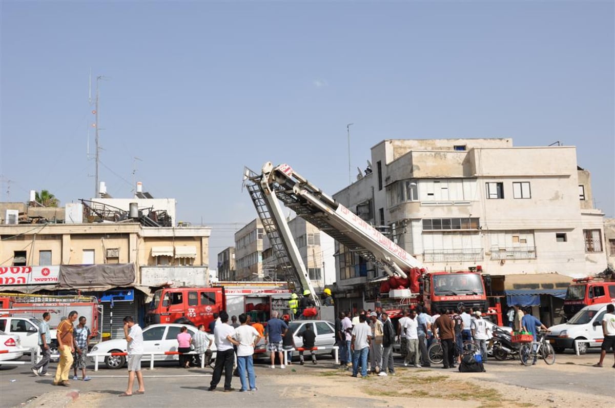 תל-אביב: שריפת ענק פרצה בבניין, הלכודים נמלטו