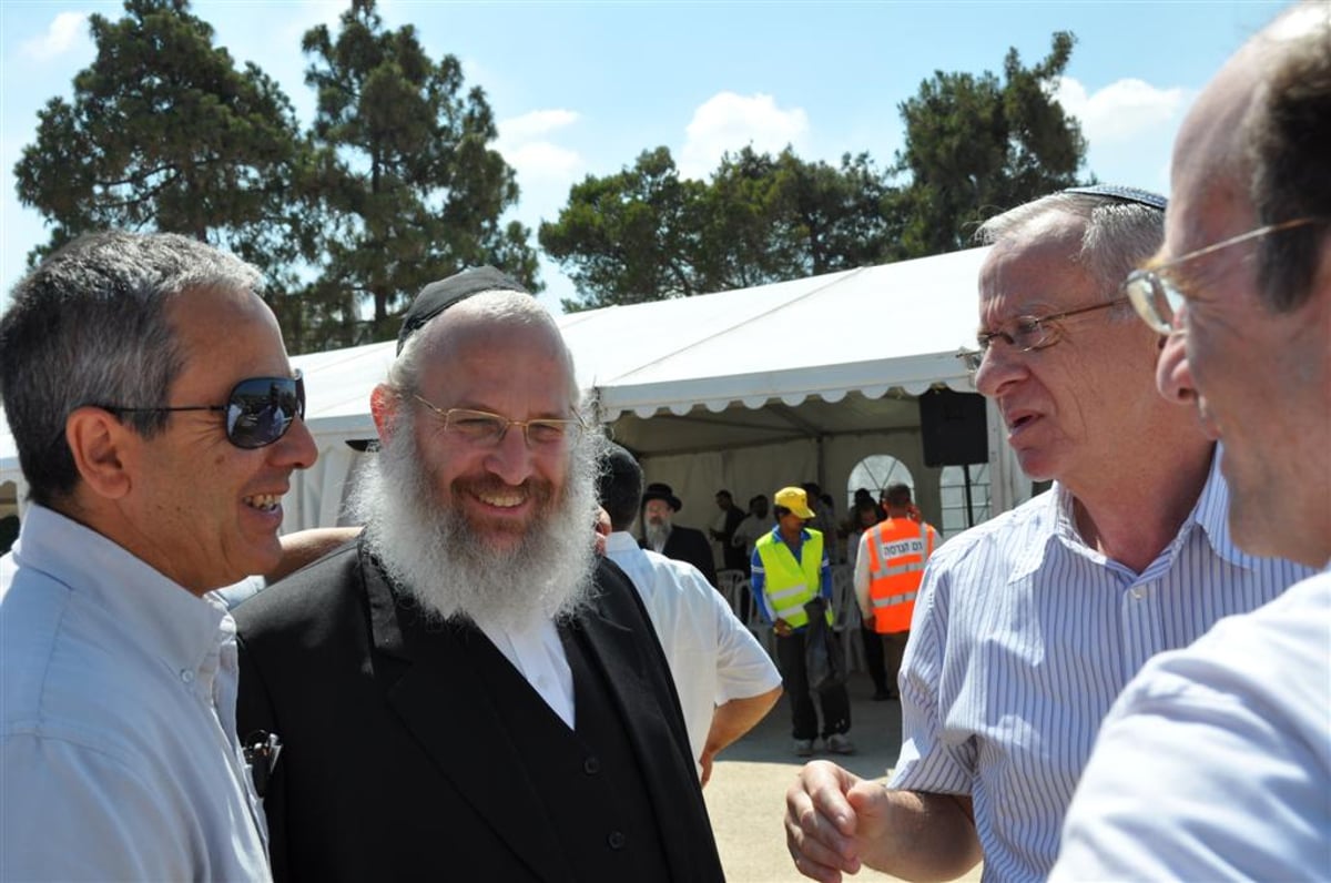 שר התשתיות: "בני-ברק - גשר בין העבר לעתיד של עם-ישראל"