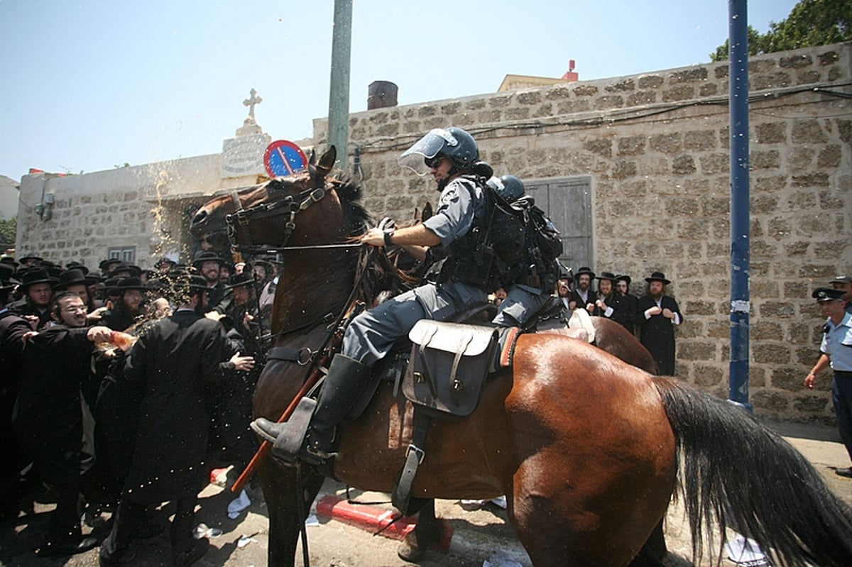 תקדים: הגאב"ד הגיע ליפו; עשרות אברכים מחו ונפצעו