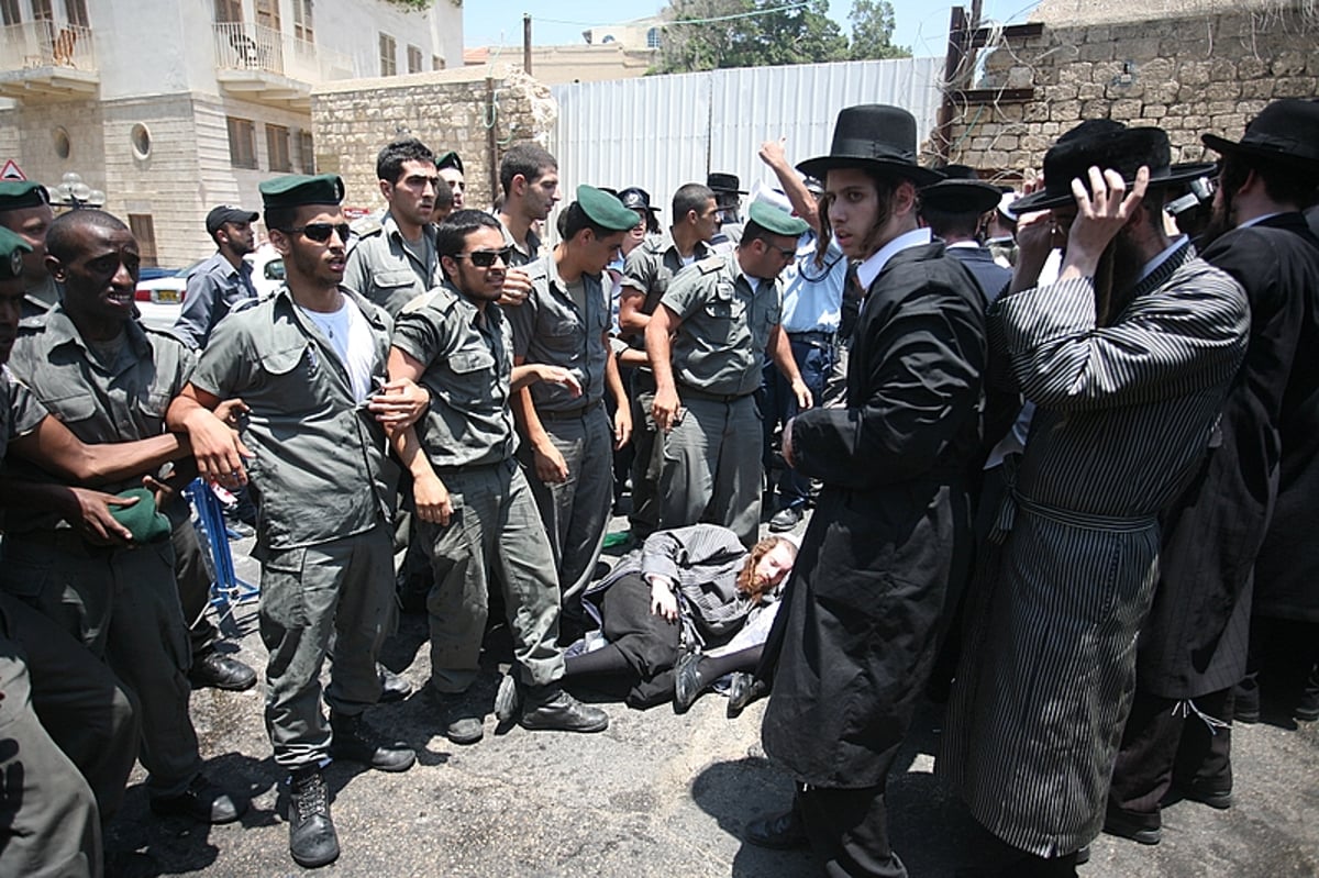 תקדים: הגאב"ד הגיע ליפו; עשרות אברכים מחו ונפצעו