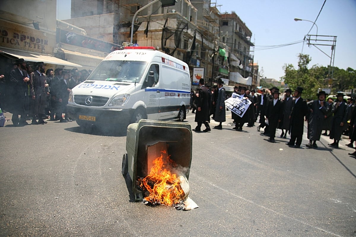 תקדים: הגאב"ד הגיע ליפו; עשרות אברכים מחו ונפצעו