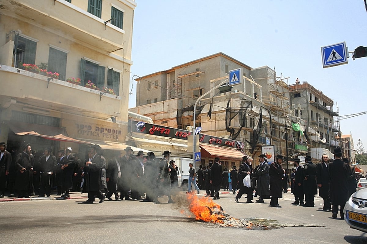 תקדים: הגאב"ד הגיע ליפו; עשרות אברכים מחו ונפצעו