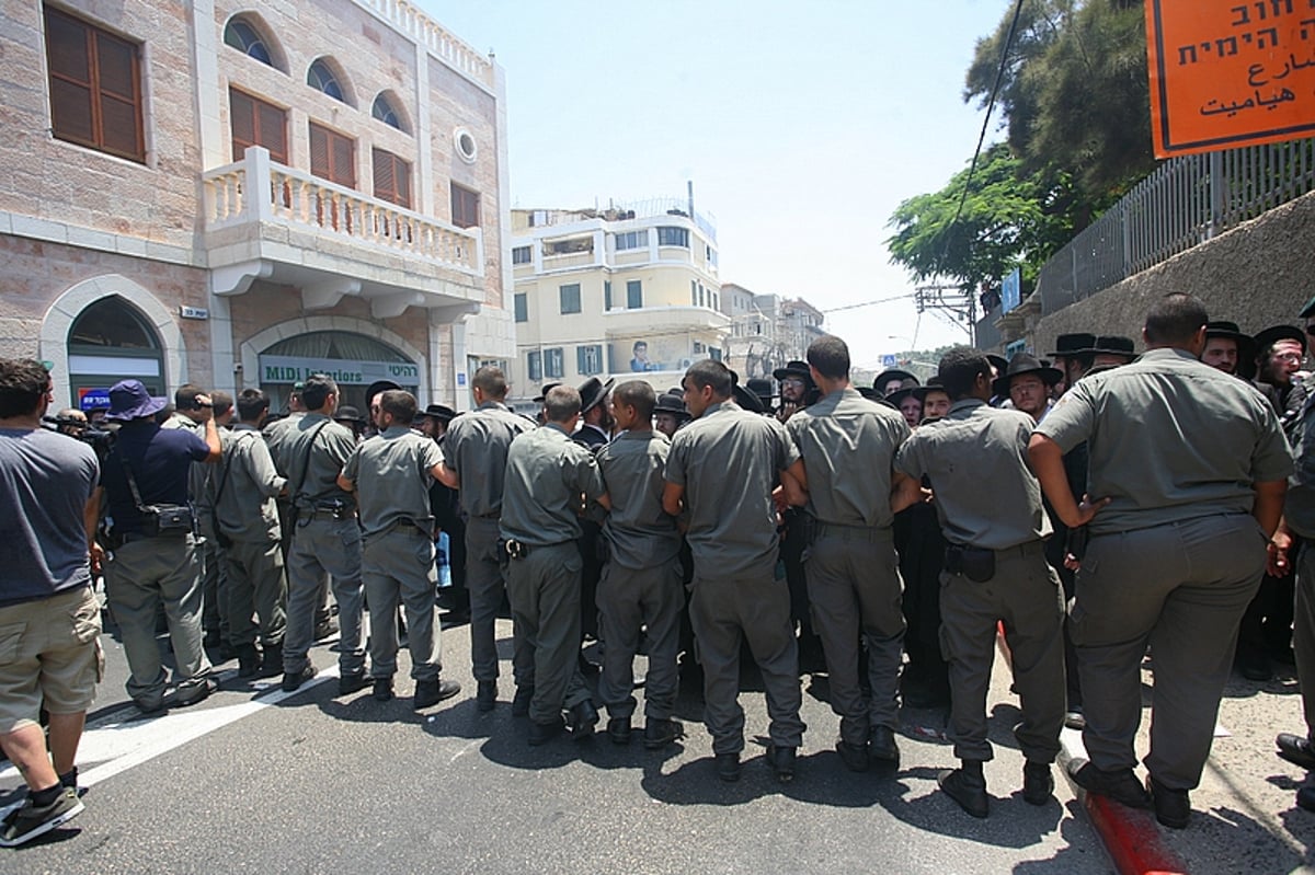 תקדים: הגאב"ד הגיע ליפו; עשרות אברכים מחו ונפצעו