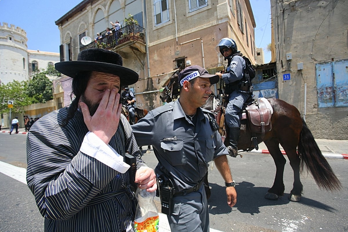 תקדים: הגאב"ד הגיע ליפו; עשרות אברכים מחו ונפצעו