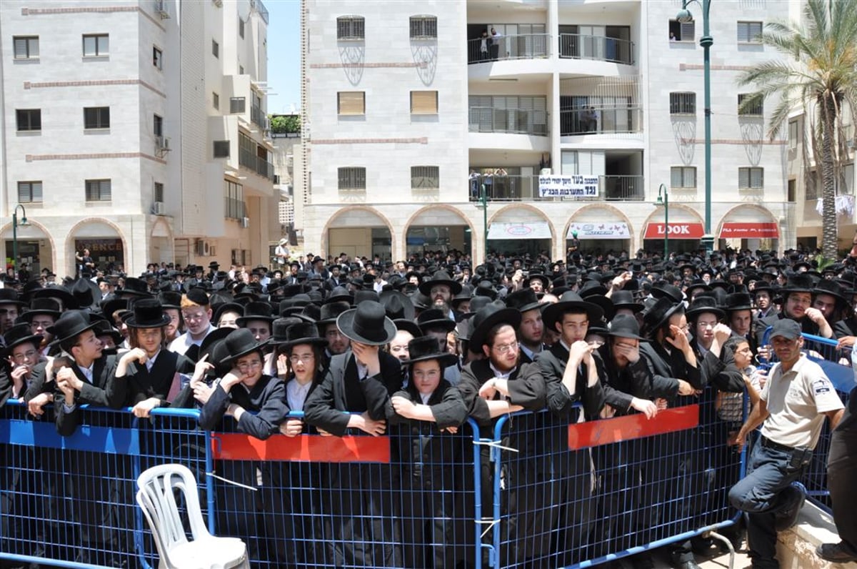 גלריית ענק: מאה אלף מחו בבני-ברק