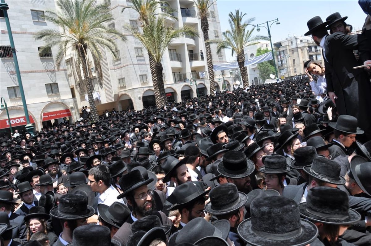 גלריית ענק: מאה אלף מחו בבני-ברק