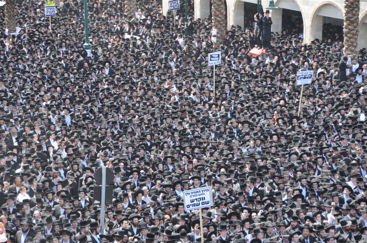 גלריית ענק: מאה אלף מחו בבני-ברק