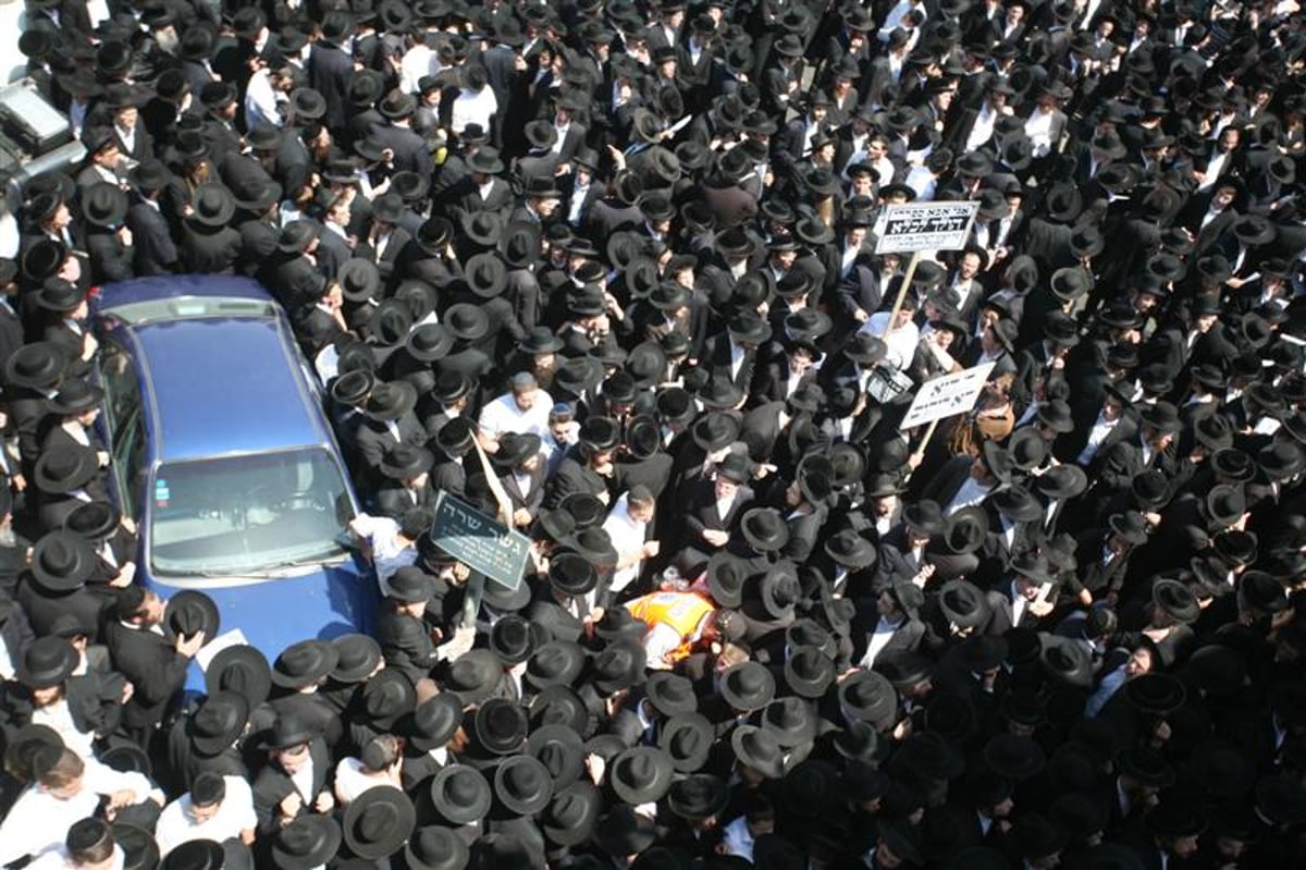 תיעוד ראשון: האדמו"ר מסלונים מגיע לעצרת