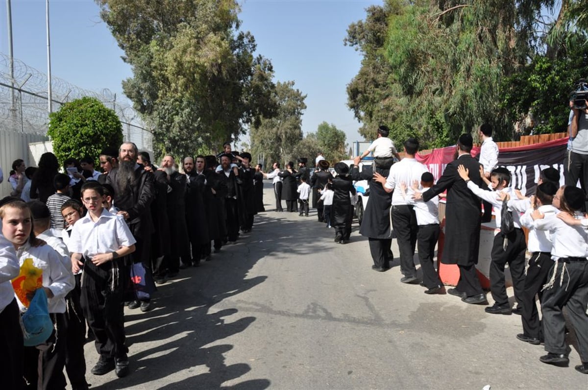 ערב שבת, מעשיהו: הילדים זעקו "גוט שבת, אבא". צפו