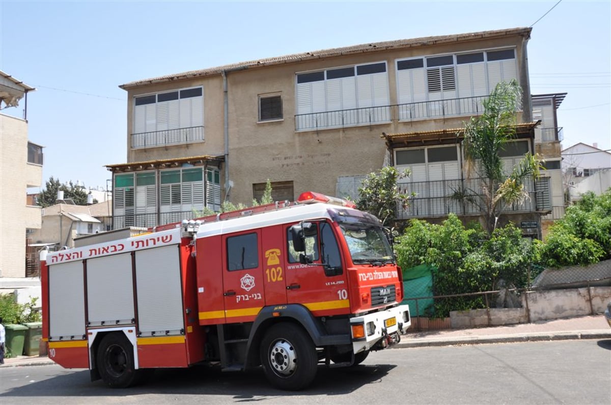 הכבאים הוזעקו לטפל בחומרים