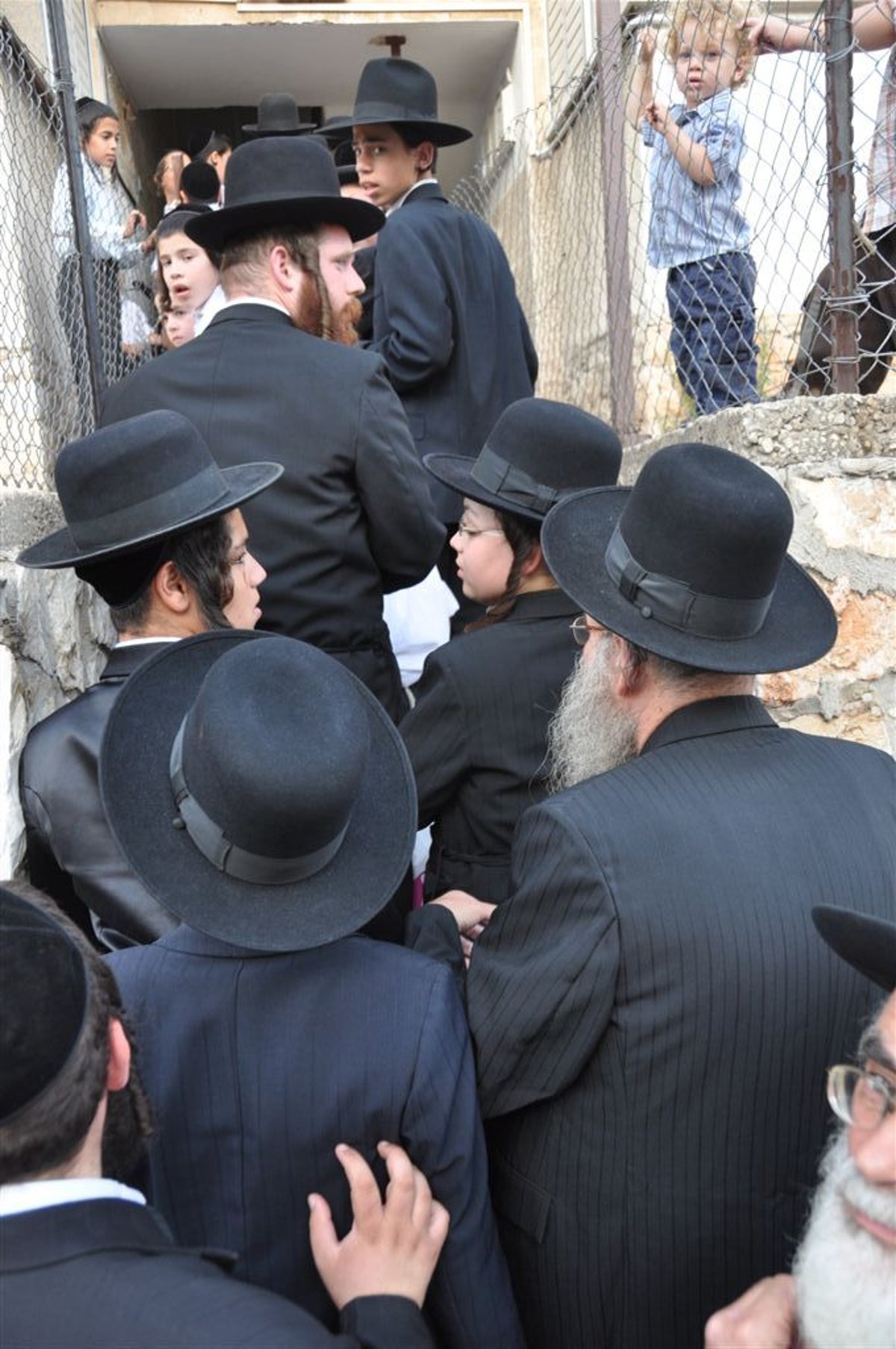 ילדי האסירים קיבלו סוכריה מהגראי"ל
