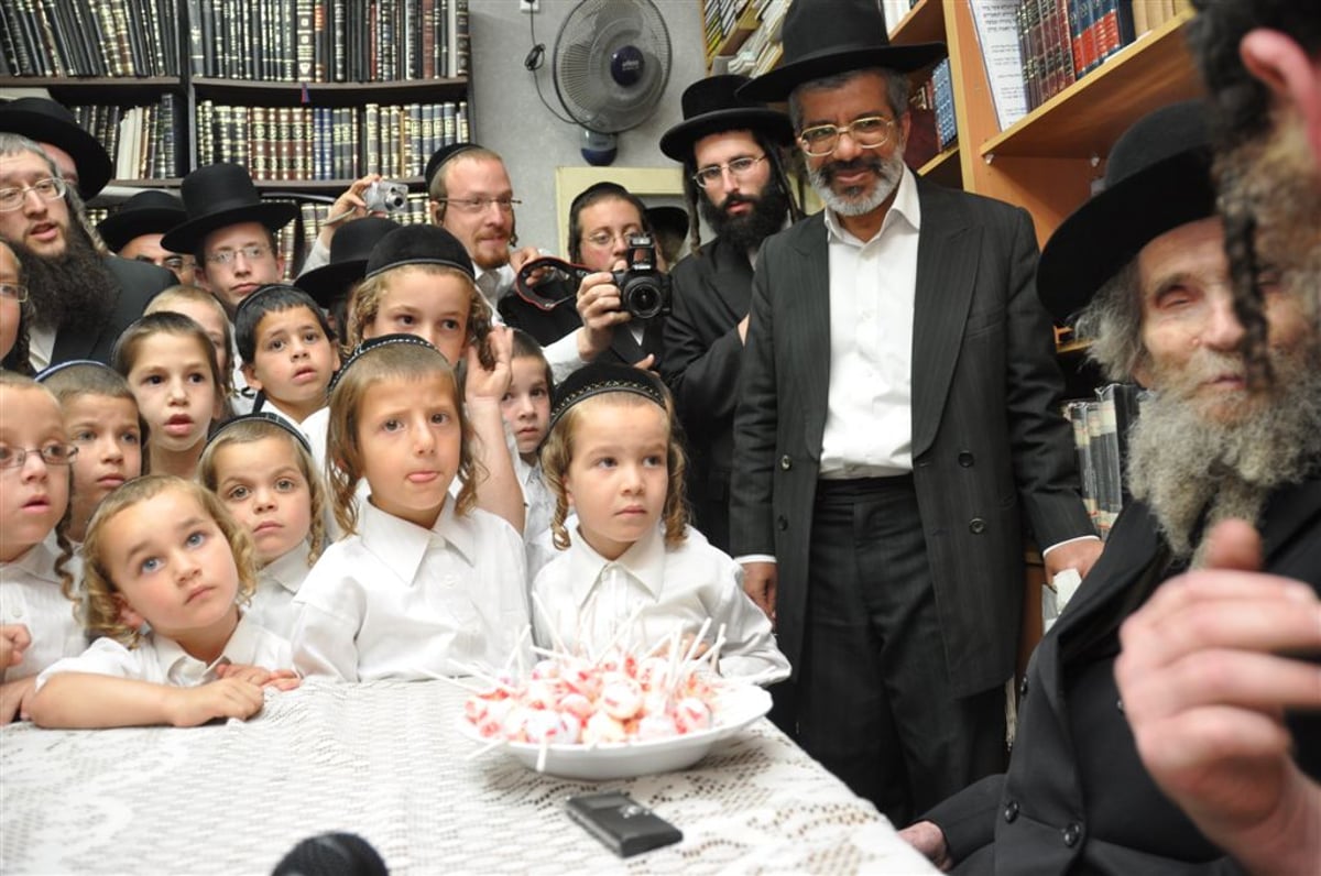 ילדי האסירים קיבלו סוכריה מהגראי"ל