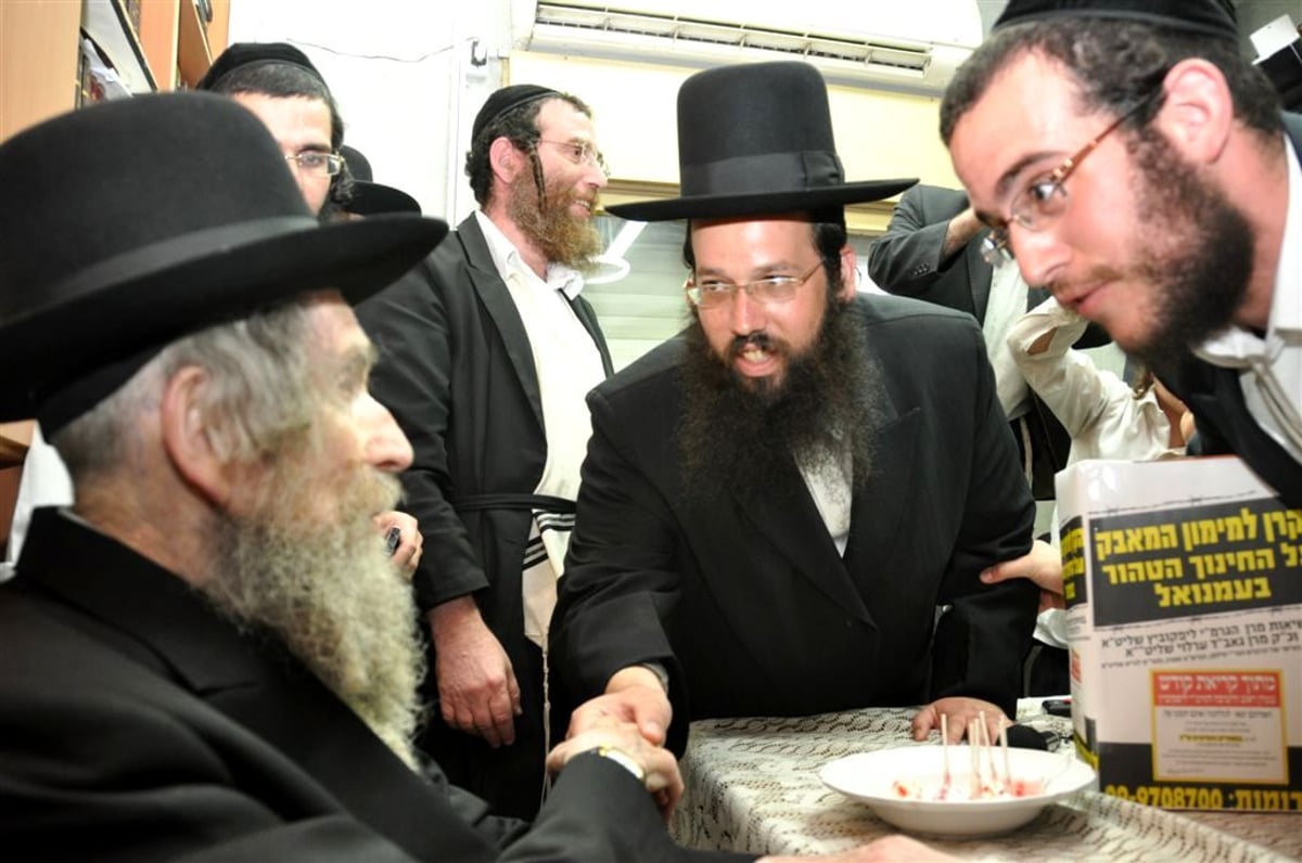 ילדי האסירים קיבלו סוכריה מהגראי"ל