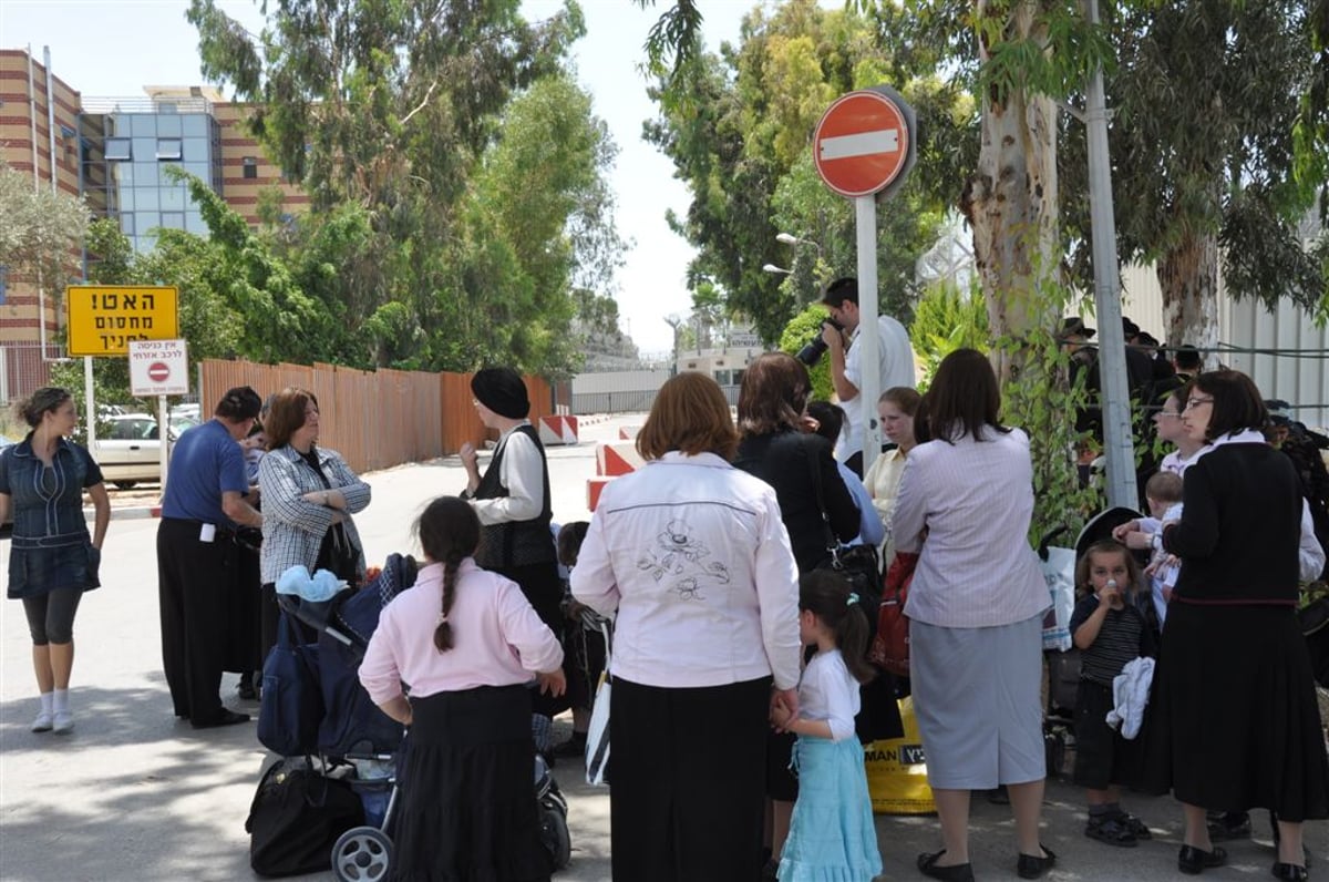 שבוע למאסר: המשפחות הורשו לבקר את האסירים