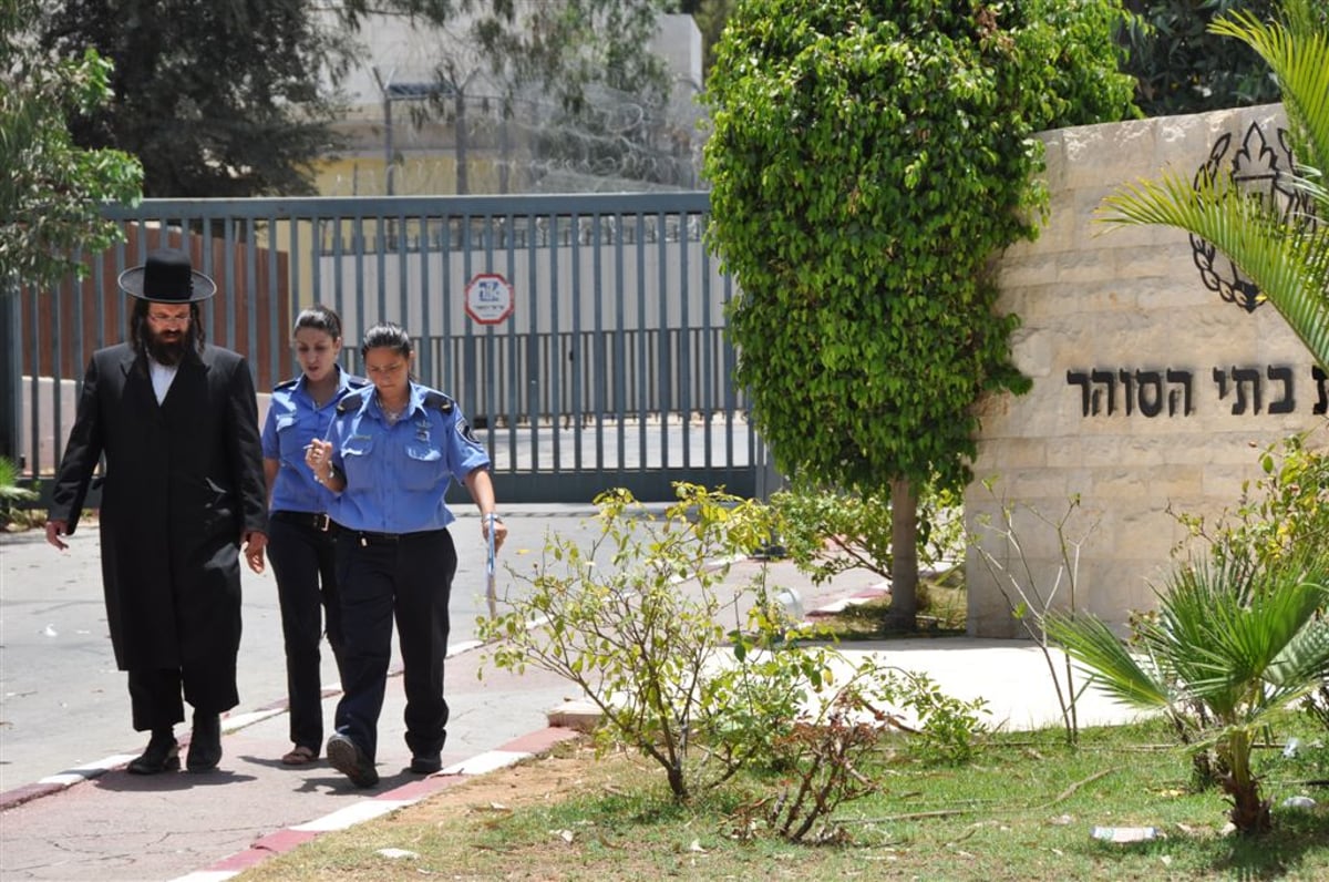 שבוע למאסר: המשפחות הורשו לבקר את האסירים