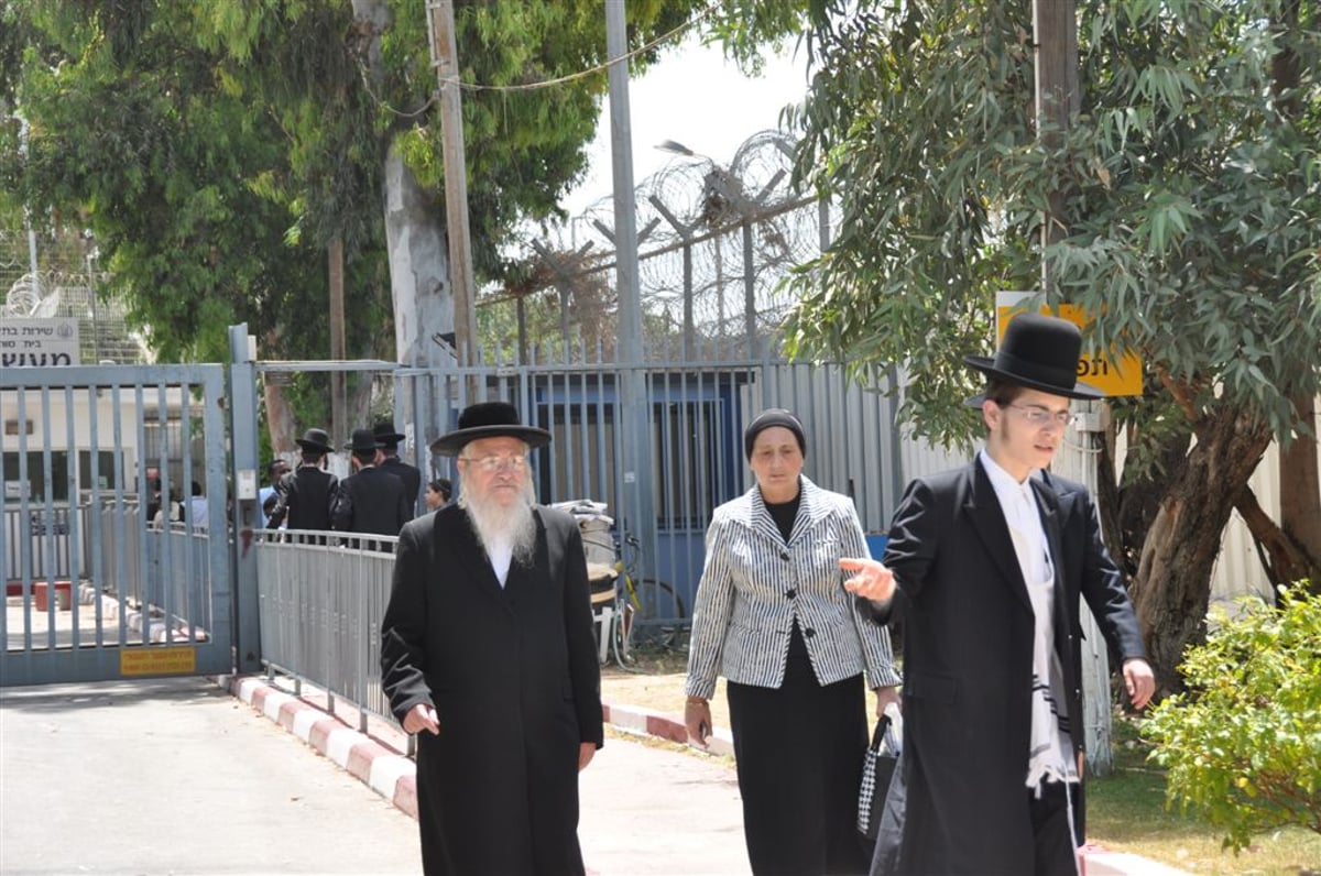 שבוע למאסר: המשפחות הורשו לבקר את האסירים