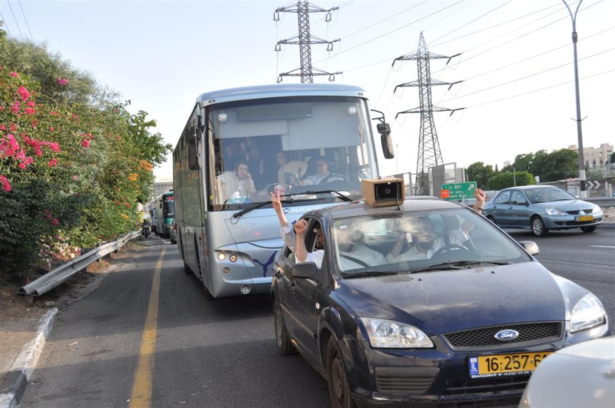 שיירת הנצחון של אסירי עמנואל: תיעוד מיוחד