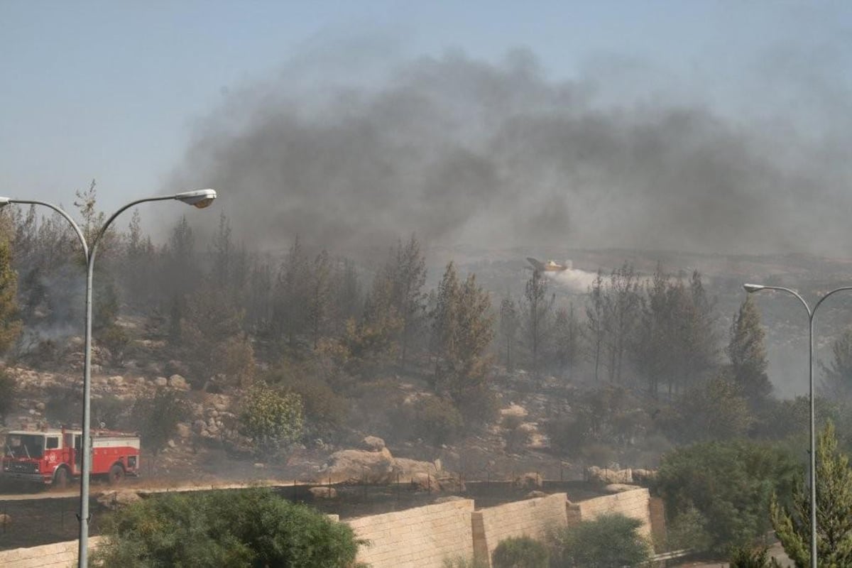 תיעוד לוהט: אוטובוס בוער בבית-שמש