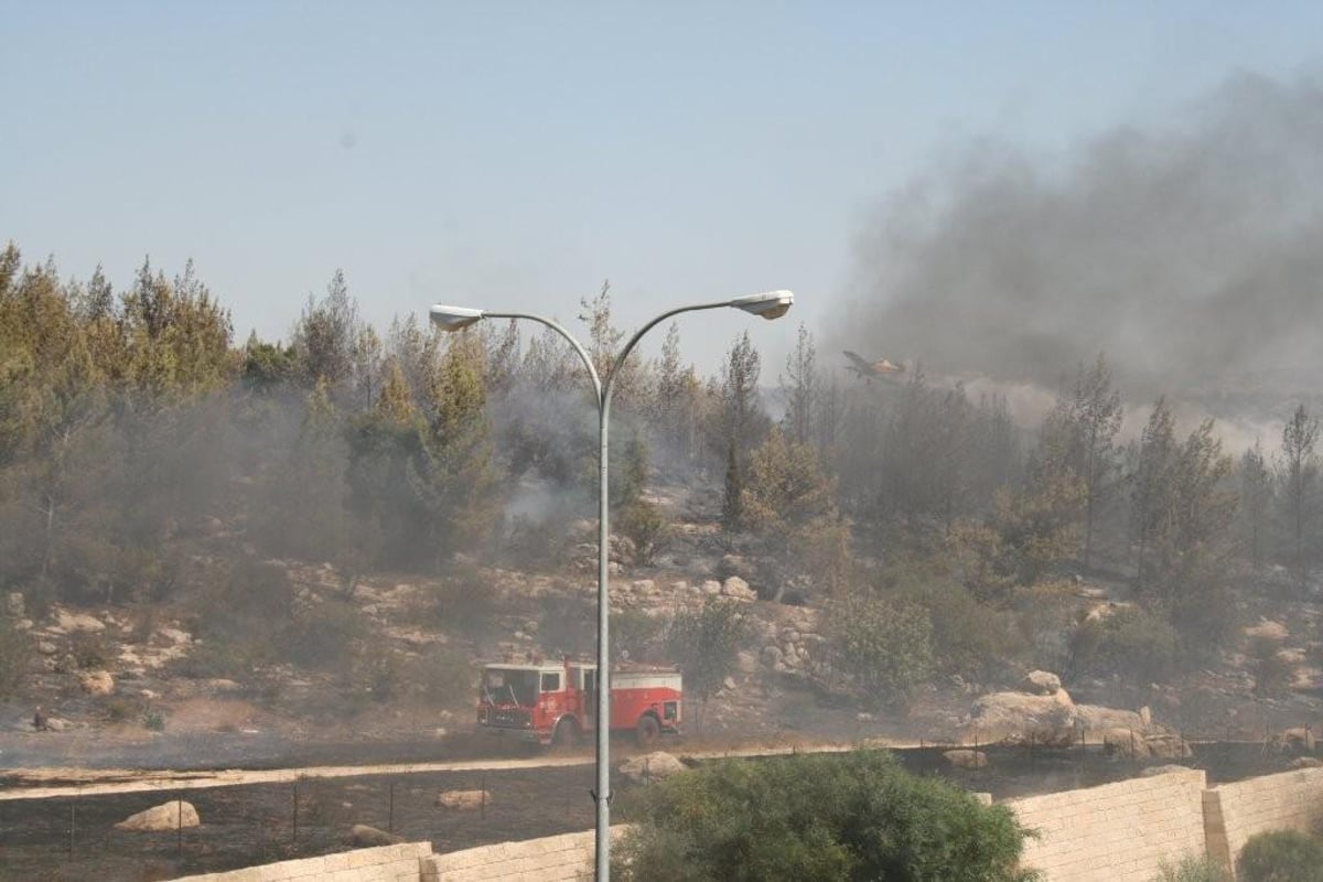 תיעוד לוהט: אוטובוס בוער בבית-שמש