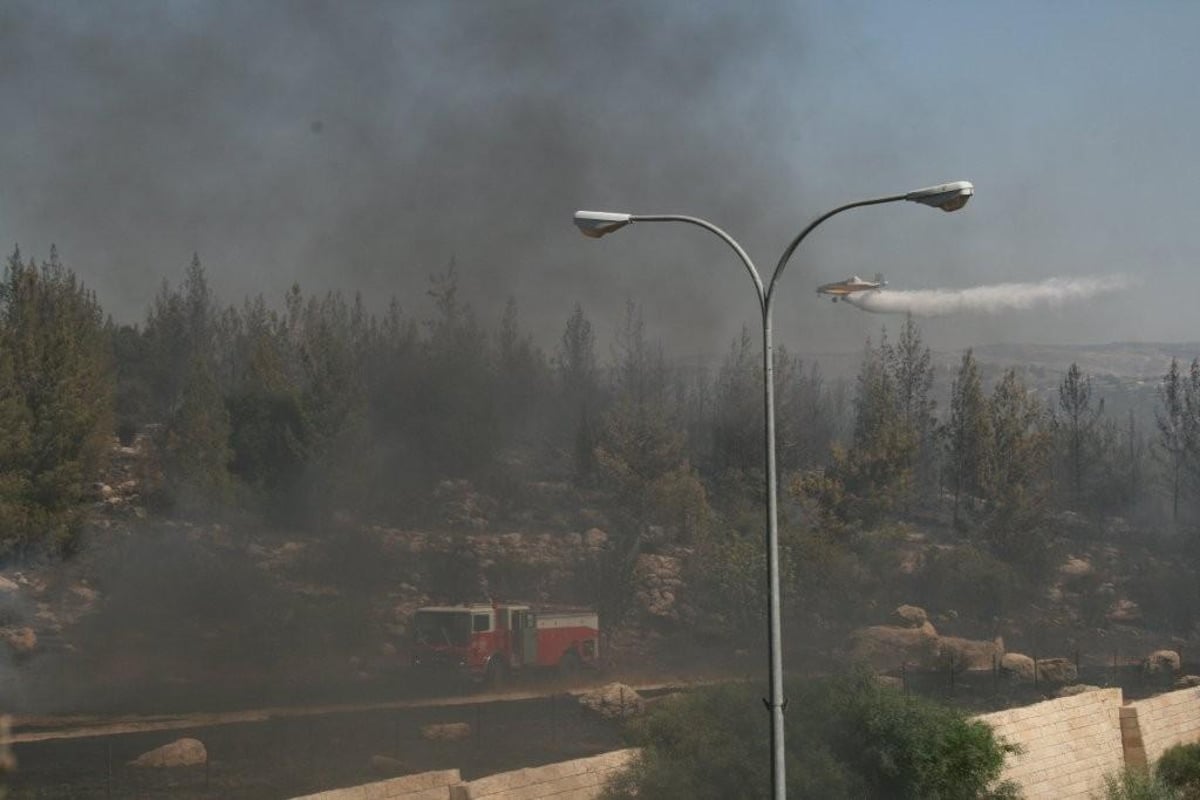 תיעוד לוהט: אוטובוס בוער בבית-שמש